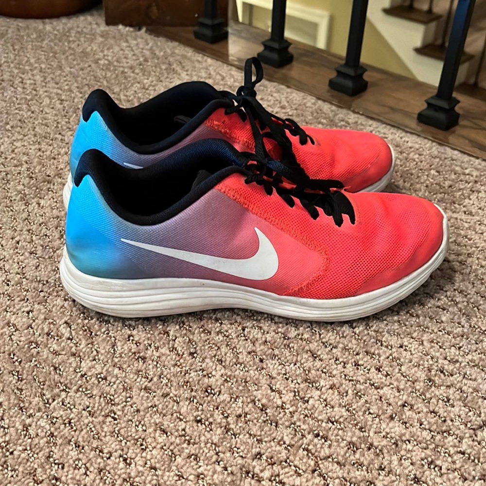 ✨GIRLS NIKE SHOES✨